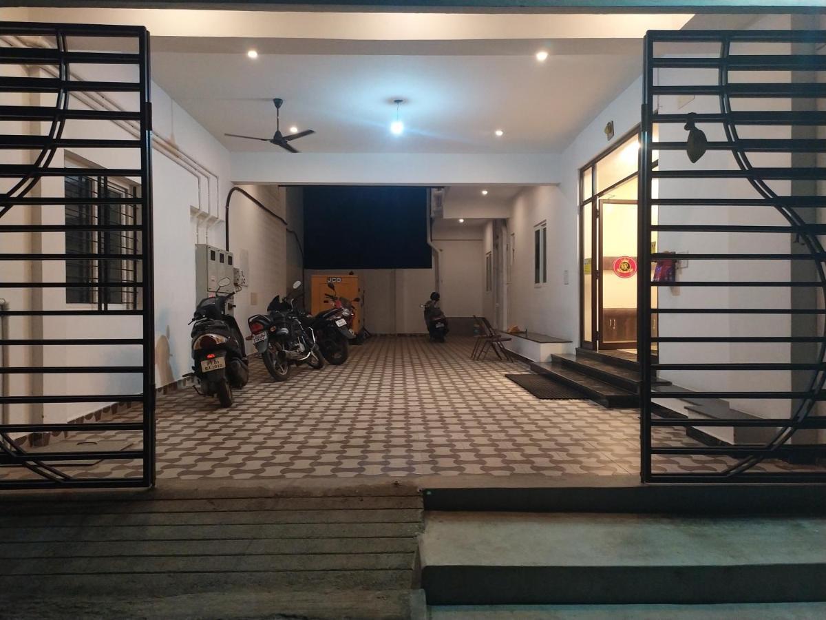 Hotel Rani And Rani Residency Pondicherry Exteriör bild