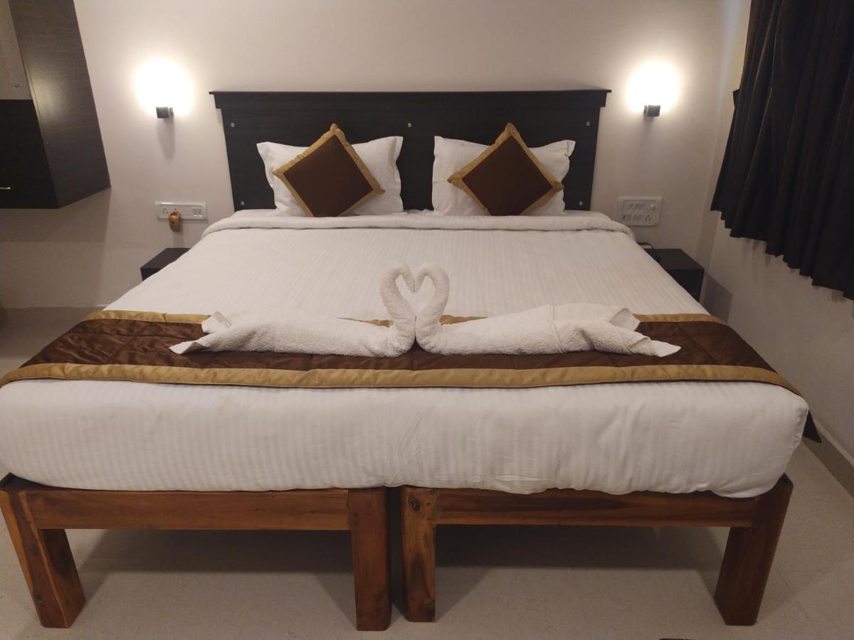 Hotel Rani And Rani Residency Pondicherry Exteriör bild