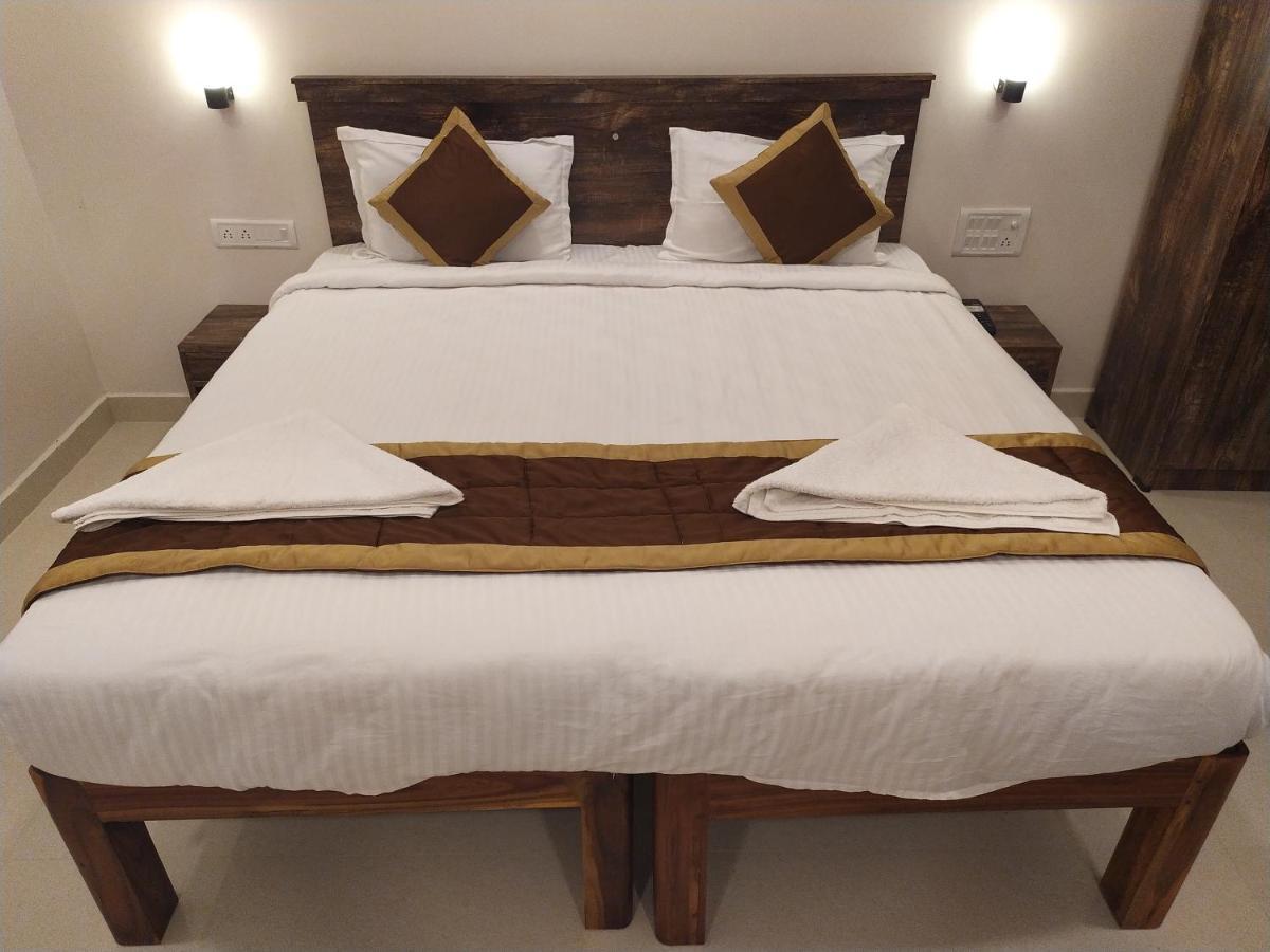 Hotel Rani And Rani Residency Pondicherry Exteriör bild
