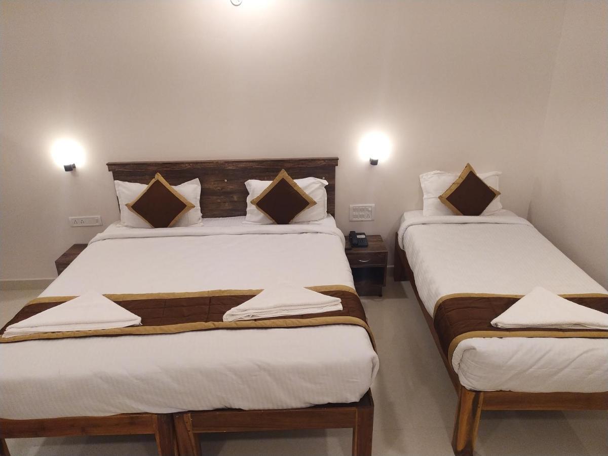 Hotel Rani And Rani Residency Pondicherry Exteriör bild