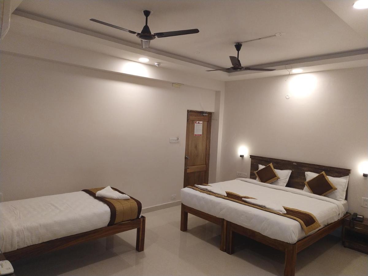 Hotel Rani And Rani Residency Pondicherry Exteriör bild