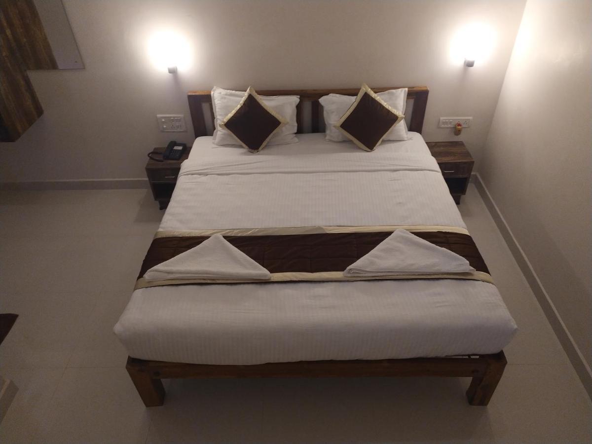 Hotel Rani And Rani Residency Pondicherry Exteriör bild