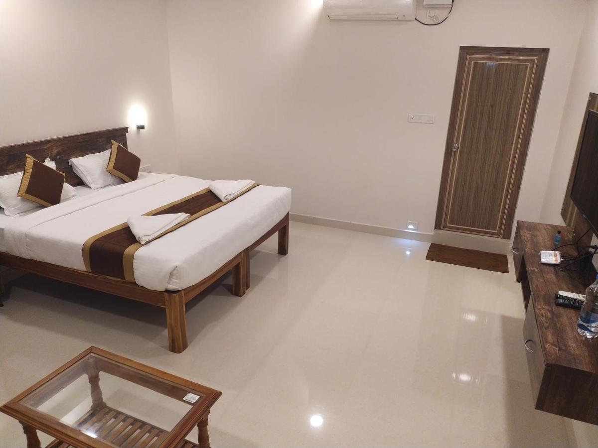 Hotel Rani And Rani Residency Pondicherry Exteriör bild