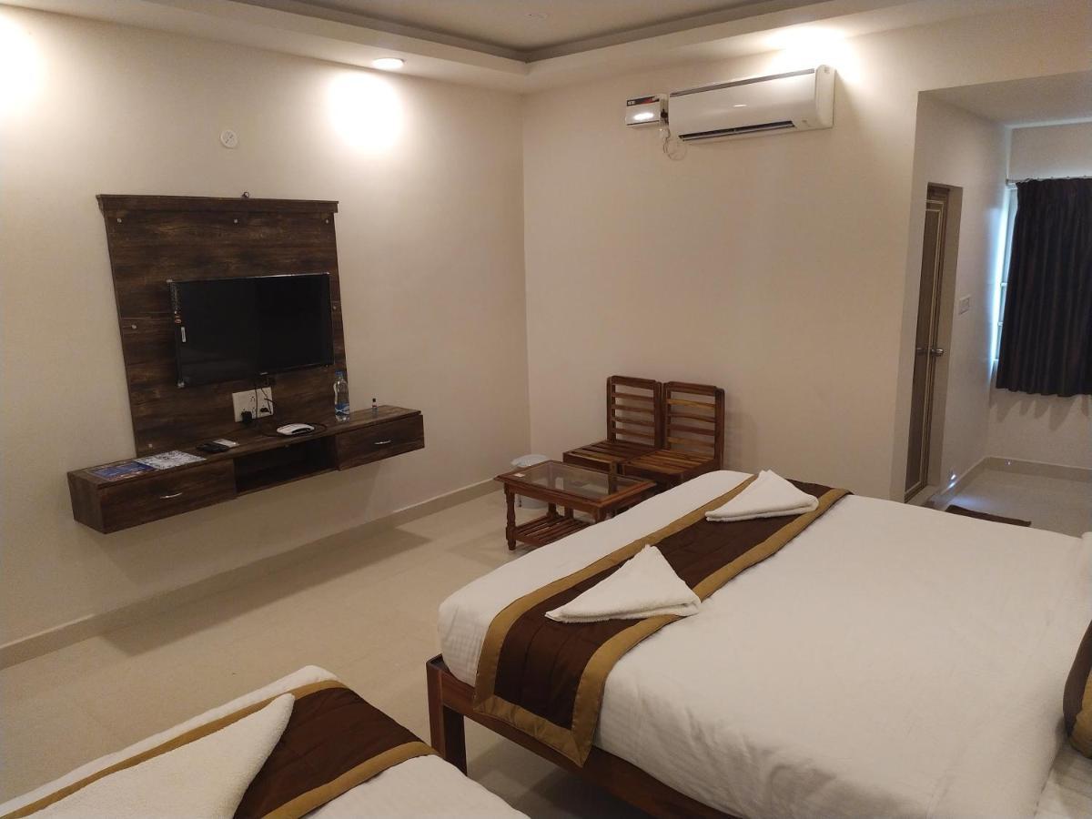 Hotel Rani And Rani Residency Pondicherry Exteriör bild